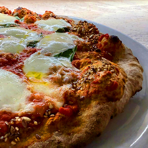 Dettaglio di una tavola di ristorante